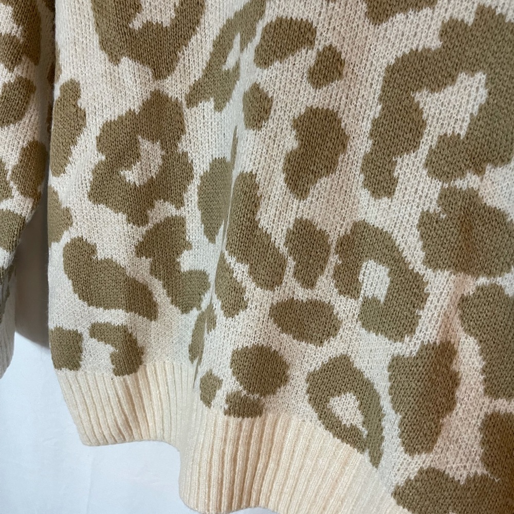 NWOT Blue B tan and cream open back leopard sweater - Picture 5 of 6